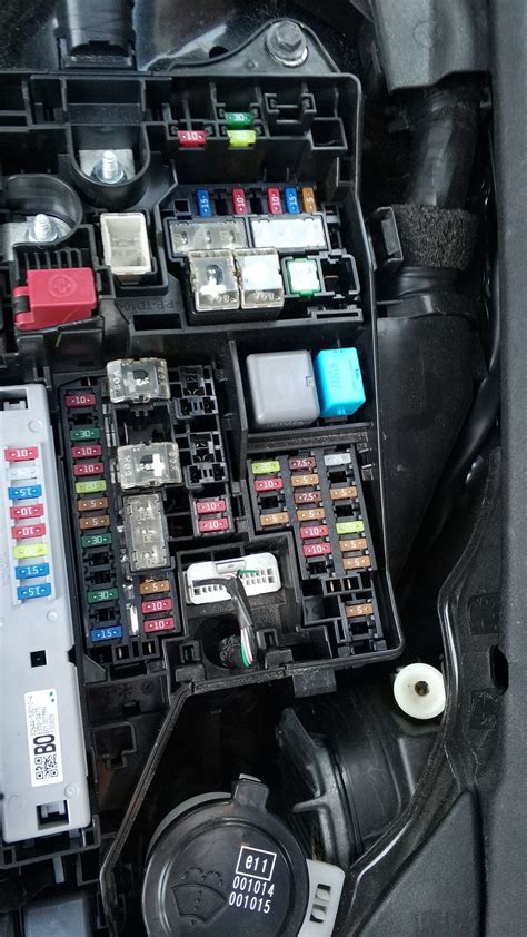 Lexus rx450h fuse box